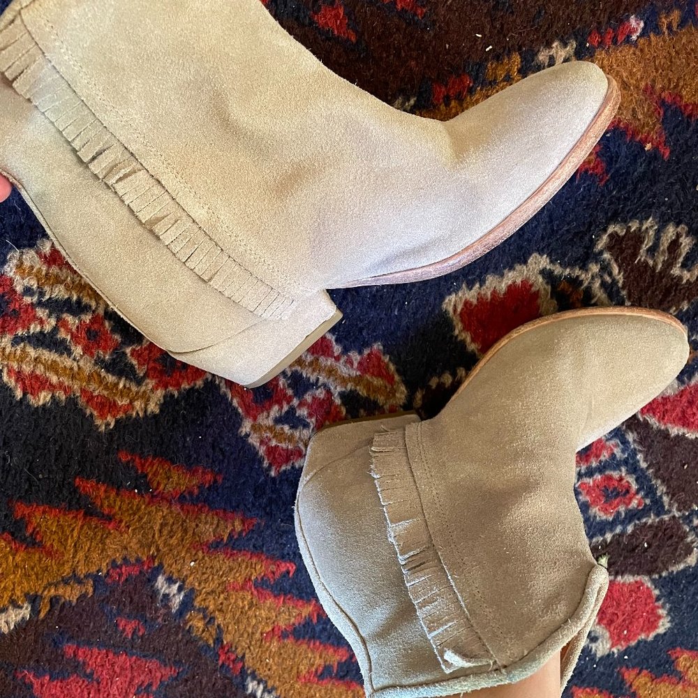 Two24 by Ariat Fender Biscotti Suede Boots 6 M